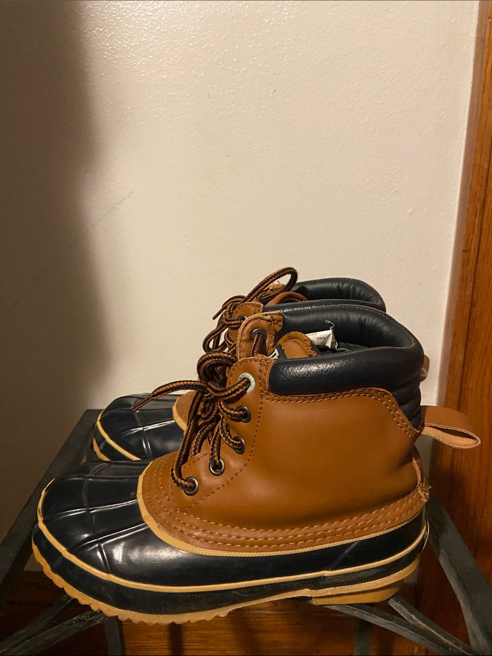 Big Kids Size 2 Thinsulate Leather Brown and Black Duck Boots